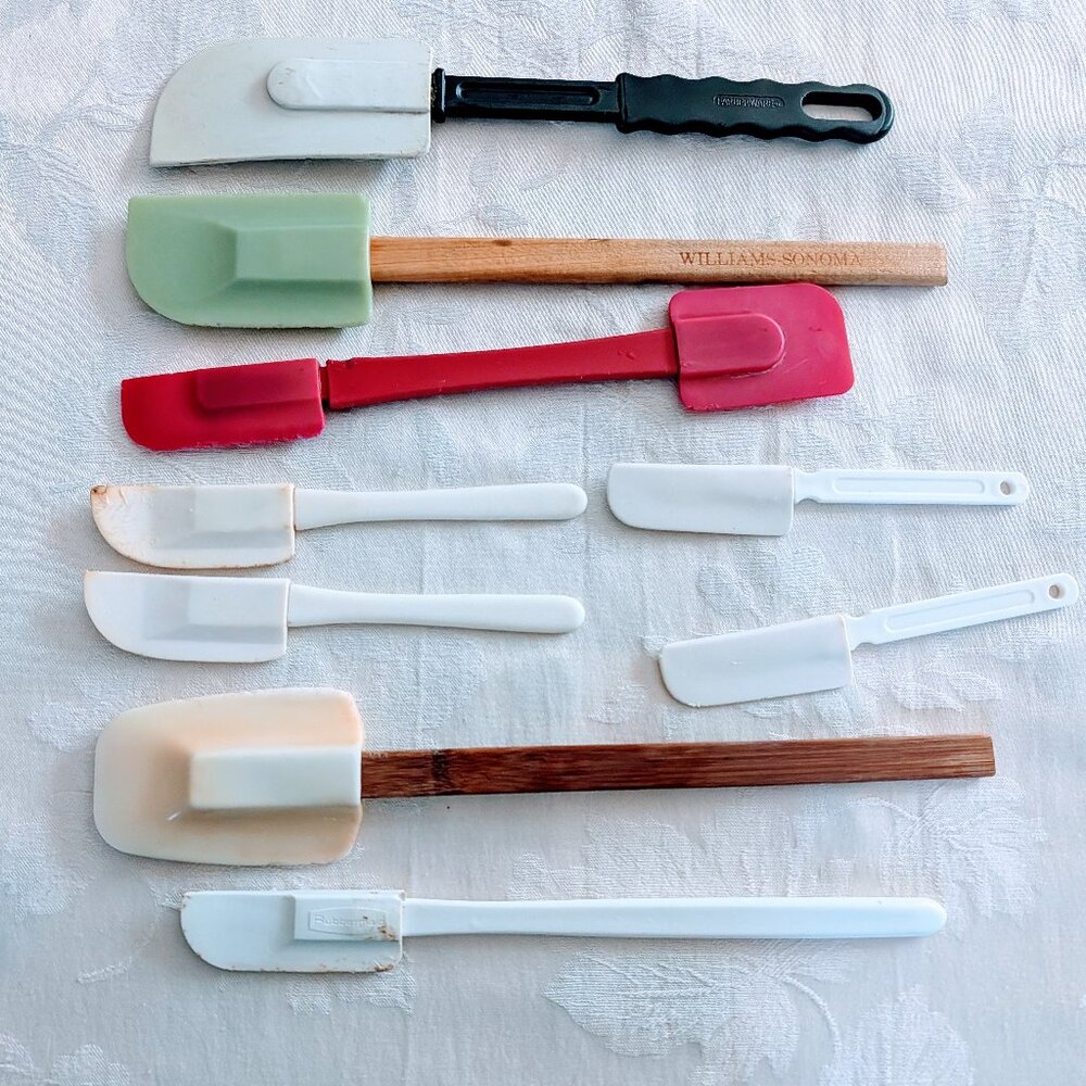 Lot of 9 VTG Spatulas Scrapers Baking Utensils Rubbermaid W&S Farberware Nylon